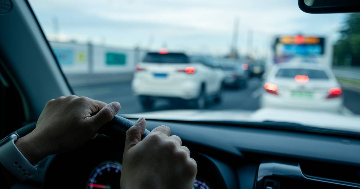Ongeval met vrachtwagen op A2 richting Den Bosch, twee rijstroken tijdelijk dicht.