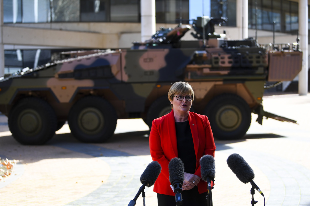 De Australische defensieminister Linda Reynolds op maandag 1 juli bij de presentatie van de plannen. Beeld EPA