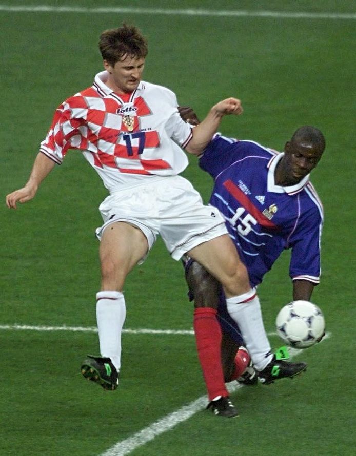 Archiefbeeld: Jarni (links) in duel met Thuram tijdens de halve finale van het WK tussen Kroatië en Frankrijk.
