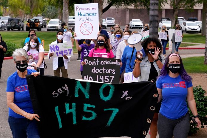 Betogers tegen de wet die abortus vanwege genetische afwijkingen in Arizona verbiedt.
