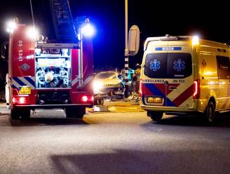 Aanrijding op N35 in Nijverdal, hulpdiensten bevrijden bestuurder uit auto