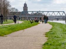 Fikse opknapbeurt voor dit pad in Deventer? ‘Gevoel dat dit stuk van de IJssel vergeten wordt’