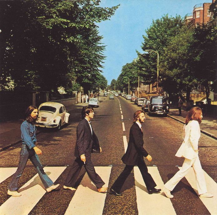 De overstekende Beatles op de albumcover van Abbey Road.