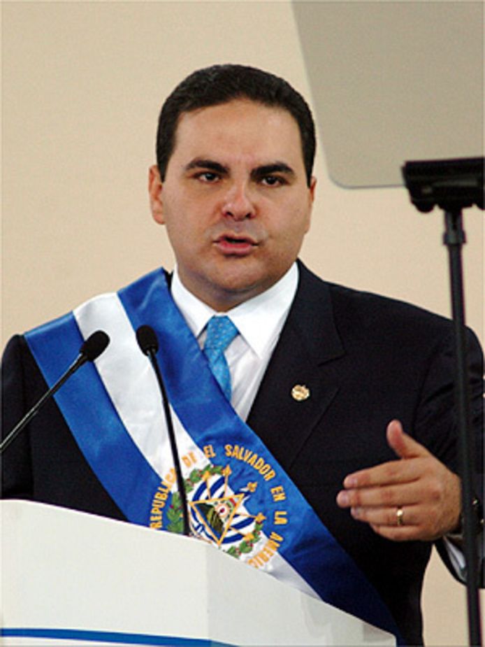 Elias Antonio Saca, voormalig president van El Salvador, moet bovendien 260 miljoen dollar terugbetalen.