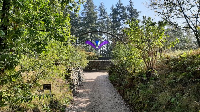 Het pad dat leidt naar het Kinderhof, de kinderbegraafplaats op Rusthof.