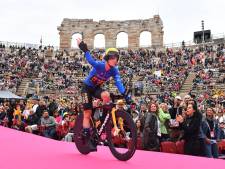 Hindley wint Giro d'Italia, Nederlanders bijten zich in afsluitende tijdrit stuk op Sobrero