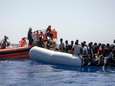 Humanitair schip redt 75 migranten op Middellandse Zee