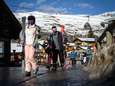 Zwitserland 'jaagt' op meer dan 10.000 Britse skitoeristen die eigenlijk in quarantaine moeten: boete van meer dan 9.000 euro