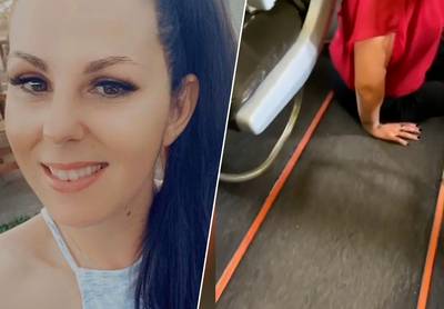 Australische Natalie kruipt uit vliegtuig nadat personeel haar niet helpt bij uitstappen