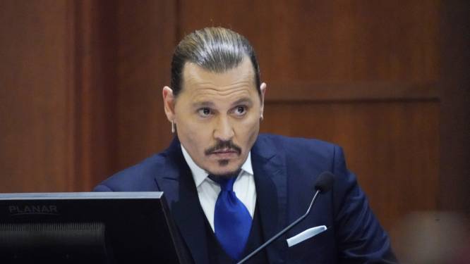 ‘Johnny Depp heeft relatie met advocate’