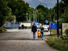 Wethouder wil alle opties openhouden in onderhandelingen over sluiting azc Budel; ‘Houd plan om veiligelanders te weren onder de arm’
