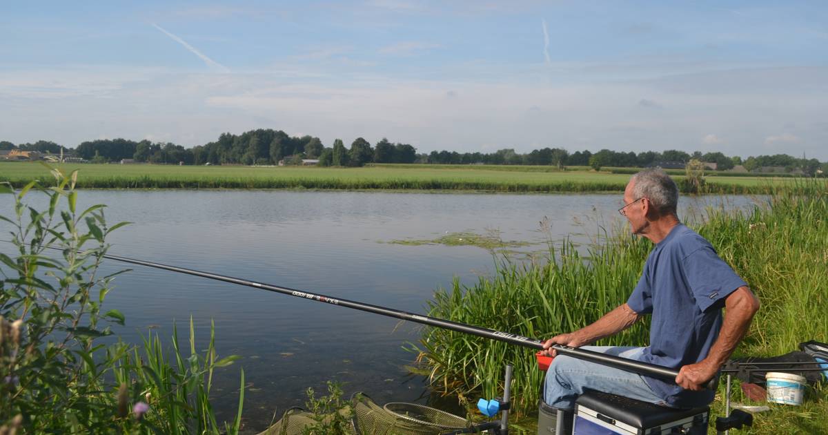 Visvriendelijk vissen aan Hertogswetering bij Overlangel