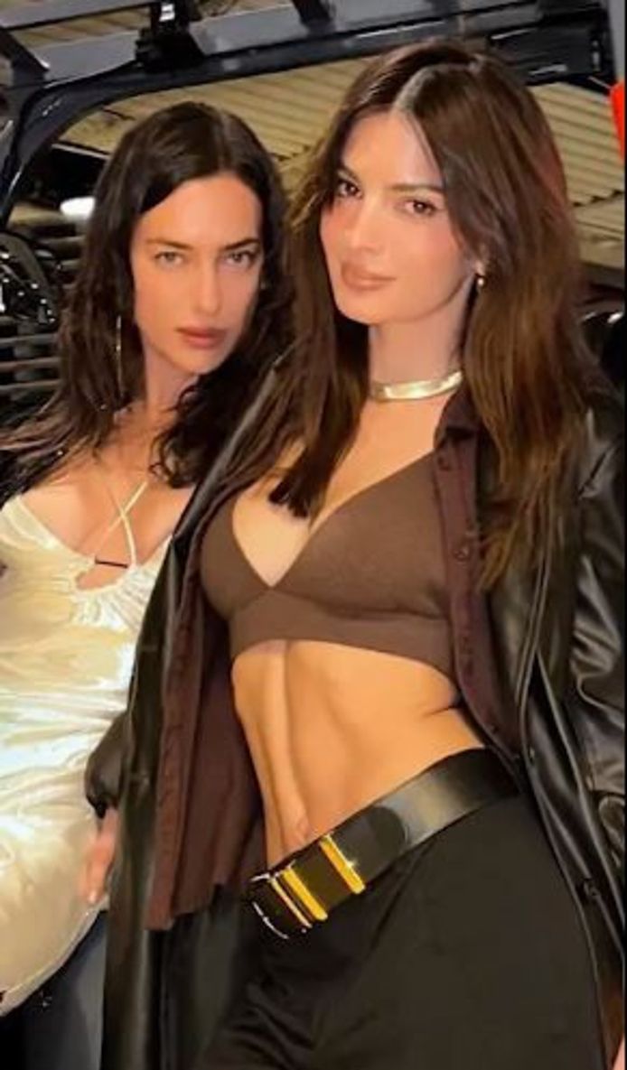 Dopo la partita (o durante l'intervallo?) Ratajkowski e Shayk hanno scattato altre foto.