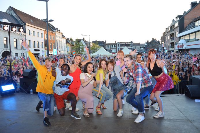 Witte Donderdag was in 2019, met een optreden van de cast van de populaire Ketnetreeks 'LikeMe’ op de Graanmarkt, een groot succes.