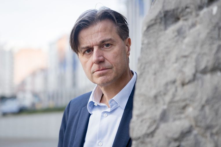 Stefaan de Rynck beschrijft in zijn boek onder meer hoe Mark Rutte soms premier Theresa May apart nam om op haar in te praten. Beeld Sander de Wilde