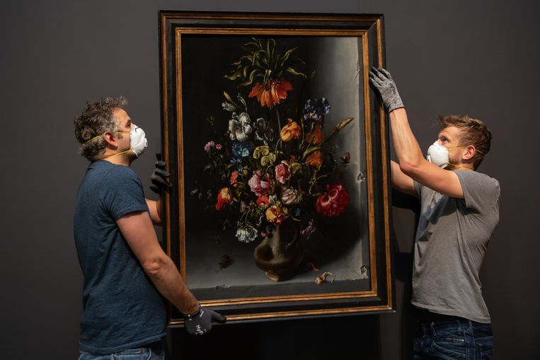 lekkage veteraan Omzet Rijksmuseum heropent met nieuw bloemstilleven van Jacob Vosmaer