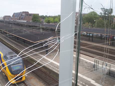 Vandalisme teistert Passerelle in Roosendaal: kapot glas, graffiti en drugsoverlast