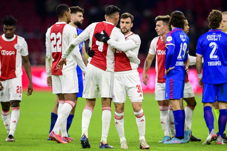 Edson Alvarez en Nico Tagliafico tijdens de eredivisie wedstrijd tussen Ajax Amsterdam en FC Twente in de Johan Cruijff ArenA. Beeld ANP