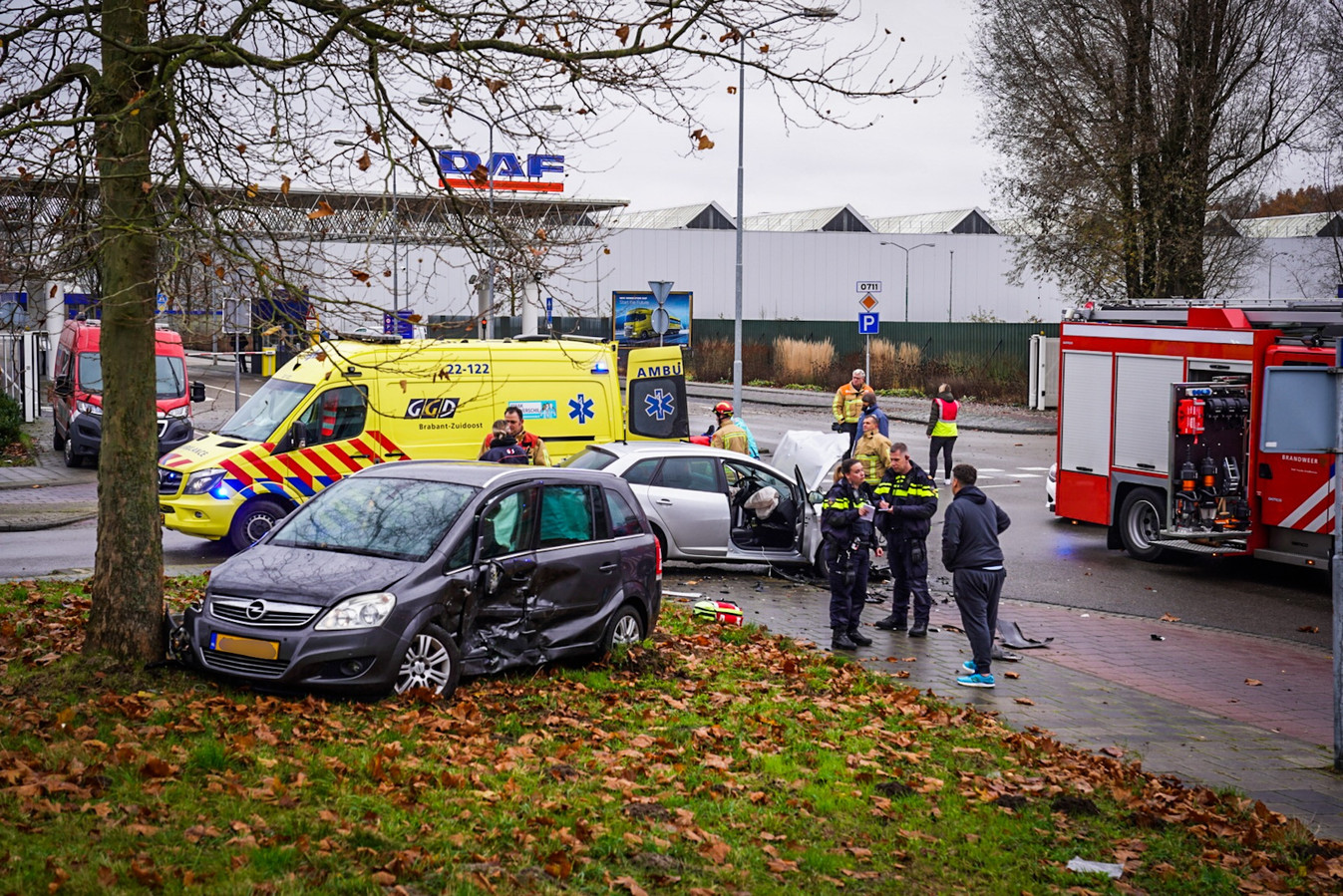Twee auto's waren vrijdagmiddag betrokken bij een ongeluk in Eindhoven.