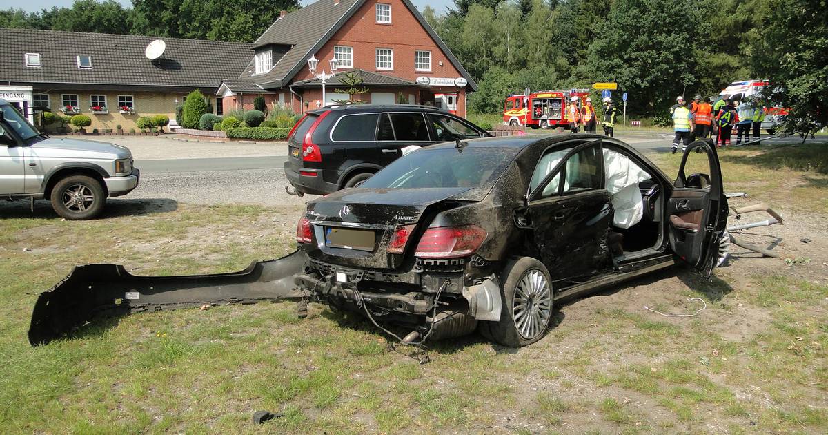 Ernstig ongeluk vlak over grens bij Langeveen: 5 Nederlanders gewond.