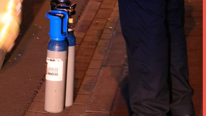 Wie betrapt wordt met lachgas betaalt voortaan ook voor de vernietiging van de flessen en capsules