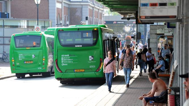 Qbuzz halveert dienstregeling, maar er is nog genoeg ruimte voor afstand tussen passagiers