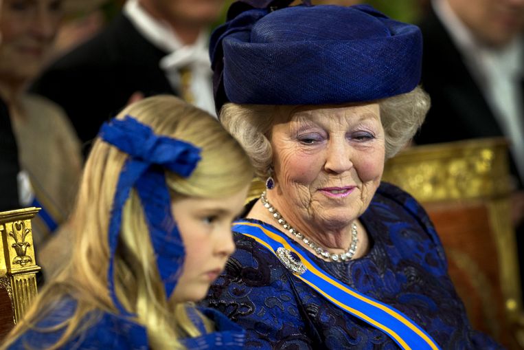 Bij de inhuldiging van haar vader in 2013 – een spannende dag waar ze later in het boek van Claudia de Breij over zou zeggen dat daar het besef ontstond van haar toekomst. “Ik wilde mijn ouders gaan helpen, dat voelde ik heel sterk. In plaats van een last begon ik het ook te zien als een eer.” 30 april 2013. Beeld ANP /  ANP