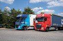 Truckers wachten op de Truckstop in Asten voordat ze Duitsland weer in mogen op maandagochtend.