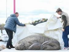Standbeeld van afgemaakte walrus Freya onthuld in Oslo