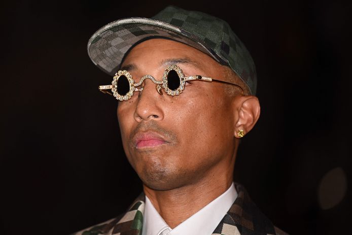 Esthétique militaire et damier pour la première de Pharrell