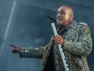 Hoe de Russische Alena systematisch vrouwen ronselde voor Rammstein-frontman: “‘Het gaat niet om seks’, klonk het. Tot je daar was”