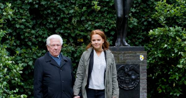 Oorlogsverhaal 90-jarige Ochtenaar in documentaire hulpverleners