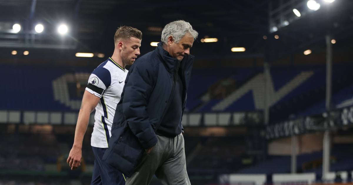 José Mourinho niet langer trainer van Tottenham, 18 ...