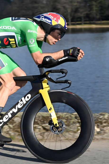 L’étape et le maillot jaune: coup double pour un Wout Van Aert magistral sur le chrono de Paris-Nice