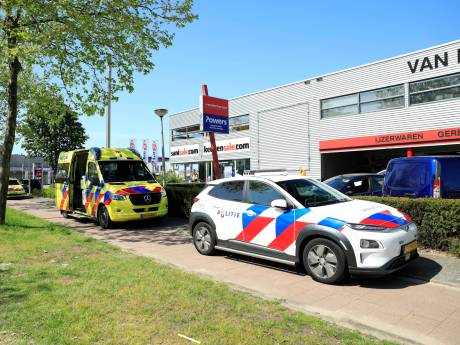 Stekende klant (60) badkamerzaak overleden nadat medewerker hem op hoofd sloeg: ‘Tragische uitkomst’