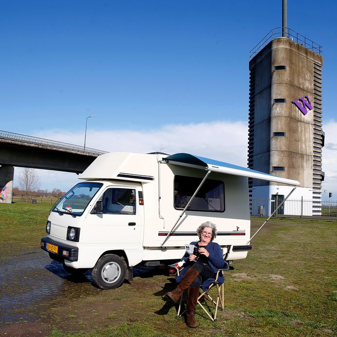 Annet voor haar Suzuki camper in Wijk en Aalburg.