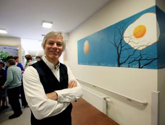 Cartoonist Karl Meersman stelt 80 krachtigste tekeningen tentoon: “Weinig heilige huisjes blijven buiten schot”