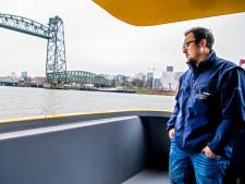 Watertaxi-schipper Kevin (26) redde een drenkeling: ‘Ze waren lang met haar bezig, voor mijn gevoel té lang’
