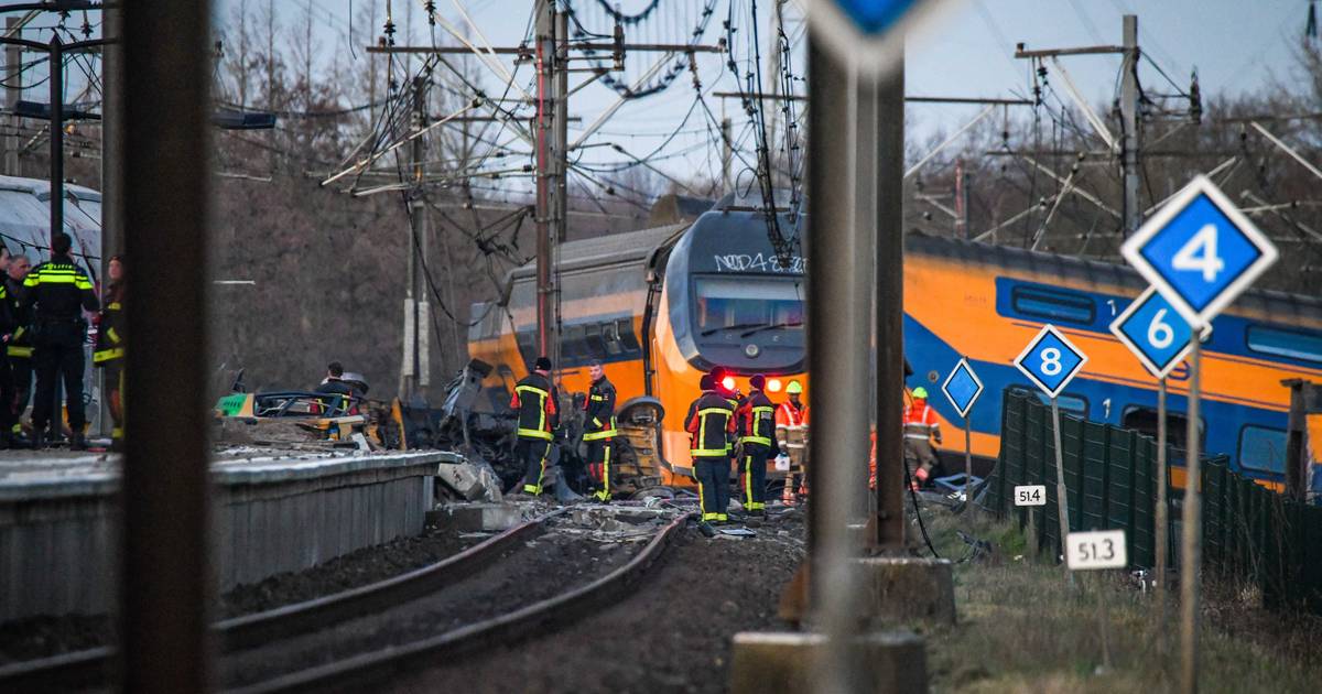 Omwonenden treinongeluk: ‘Twee knallen en flitsen, ons huis trilde helemaal’.