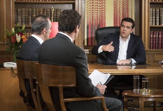 Alexis Tsipras op de Griekse televisie, dinsdagavond.