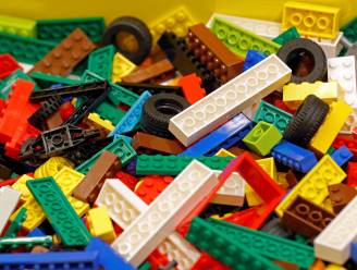 Dure grondstoffen drukken op winst van LEGO