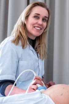 Mireille is hoogleraar verloskunde: ‘Veel ongeboren kinderen met een afwijking halen het’