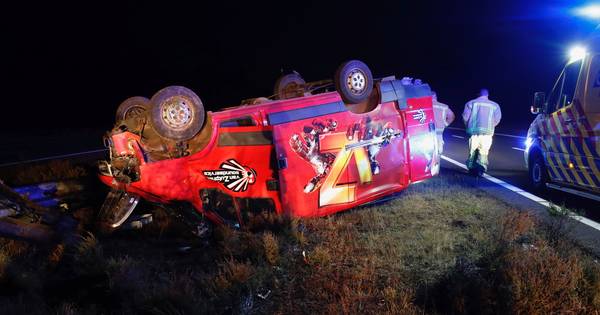 Vierde ongeval van de dag op A67: auto over de kop bij Steensel - Eindhovens Dagblad