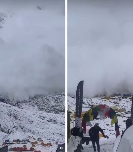 Des alpinistes surpris par une avalanche géante au Népal