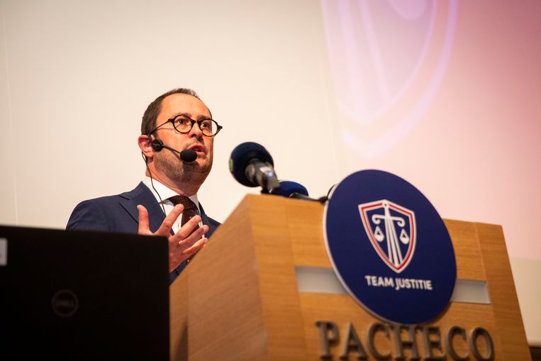 Minister van Justitie Vincent Van Quickenborne licht zijn plannen toe. Beeld BELGA