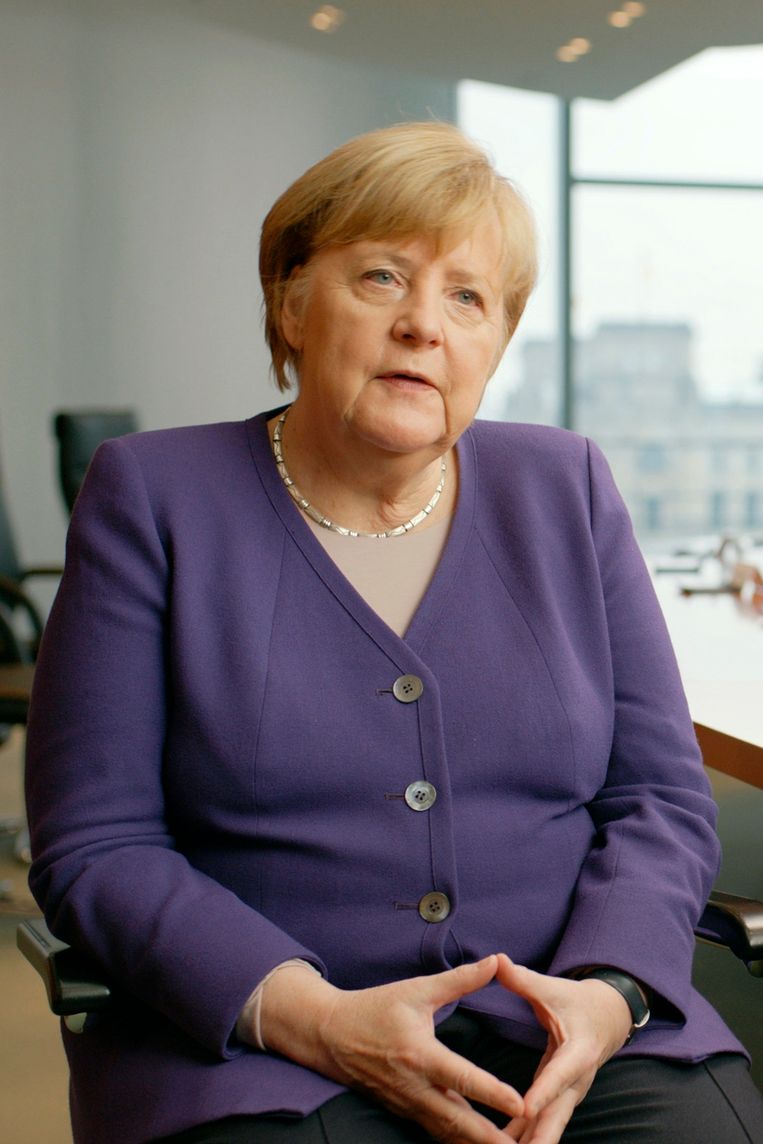 Ex-bondskanselier Angela Merkel leek het enige Europese staatshoofd met invloed op Poetin.  Beeld MDR/BROADVIEW TV