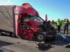 Chauffeur raakt gewond bij botsing op voorligger op A67 bij Someren