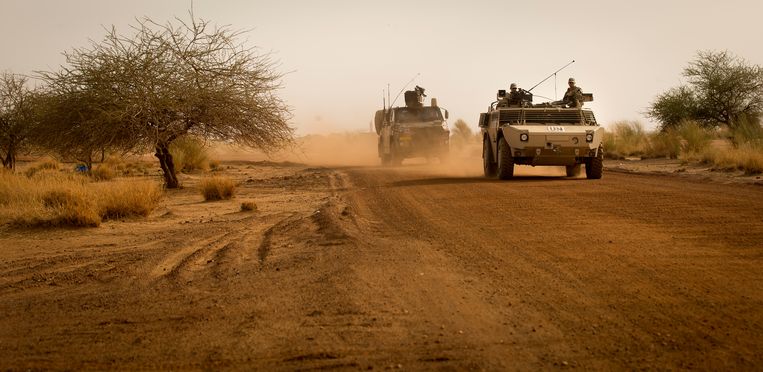 Nederlandse militairen op patrouille in Gao in het noordoosten van Mali.  Beeld ANP