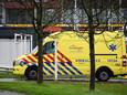 De ambulancedienst ter plaatse bij de rondvaartboot in Terneuzen.