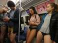 Zonder broek de metro op: de No Pants Subway Ride in 50 amusante foto’s